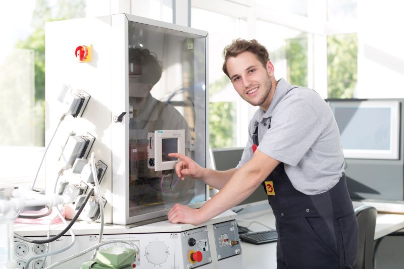 Mehr über den Artikel erfahren Aktuelle Stellenanzeigen /Ausbildung
